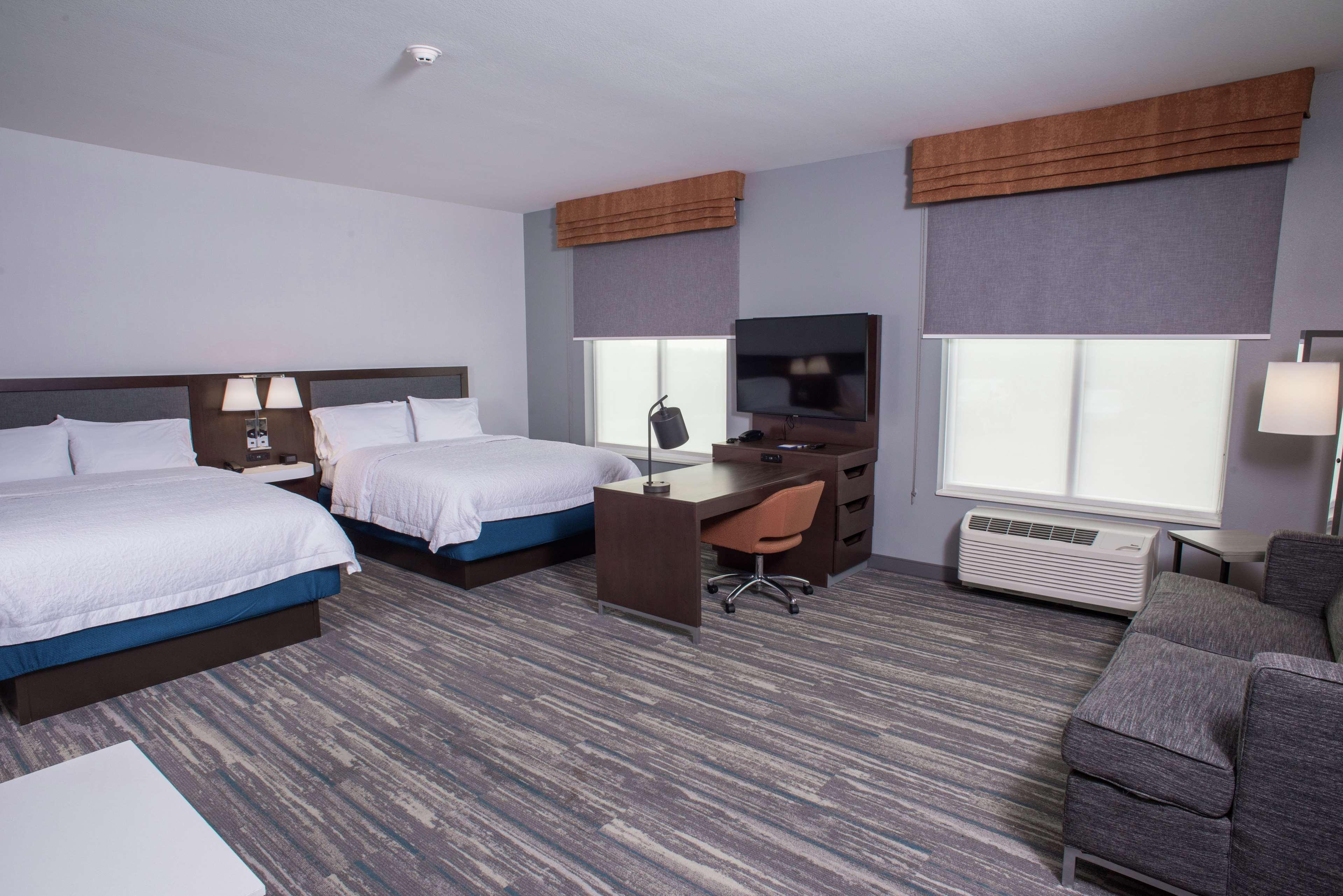 Hampton & Rushmore, Sd Hotel 3*